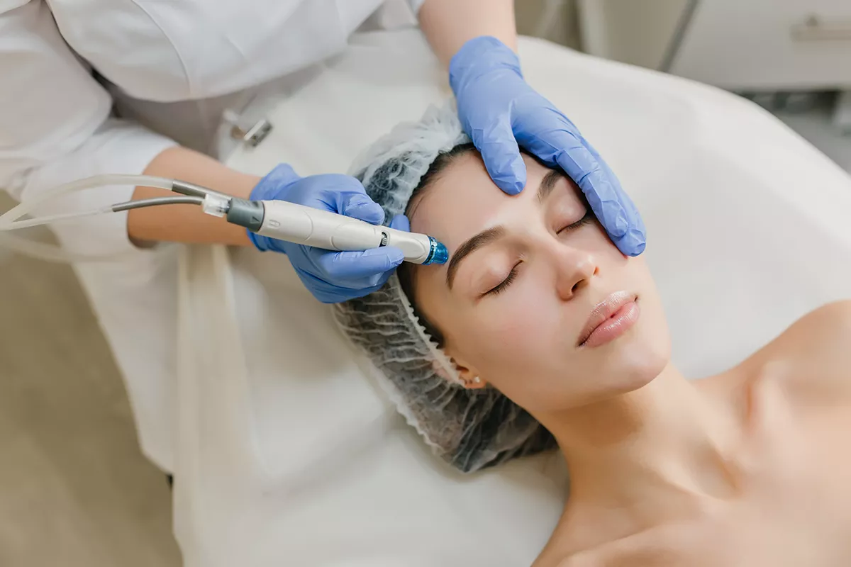 Séance de nettoyage de peau type Hydrafacial